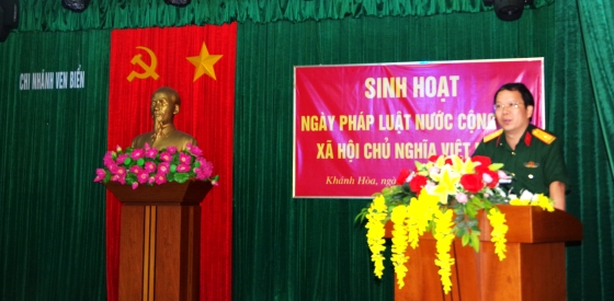 Chi nhánh Ven biển sinh hoạt chuyên đề hưởng ứng Ngày Pháp luật Việt Nam