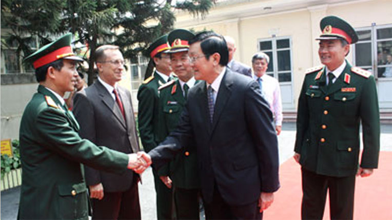 Chủ tịch nước Trương Tấn Sang thăm Trung tâm Nhiệt Đới Việt - Nga