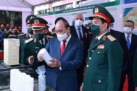 Chủ tịch nước Nguyễn Xuân Phúc thăm, làm việc tại Trung tâm Nhiệt đới Việt - Nga