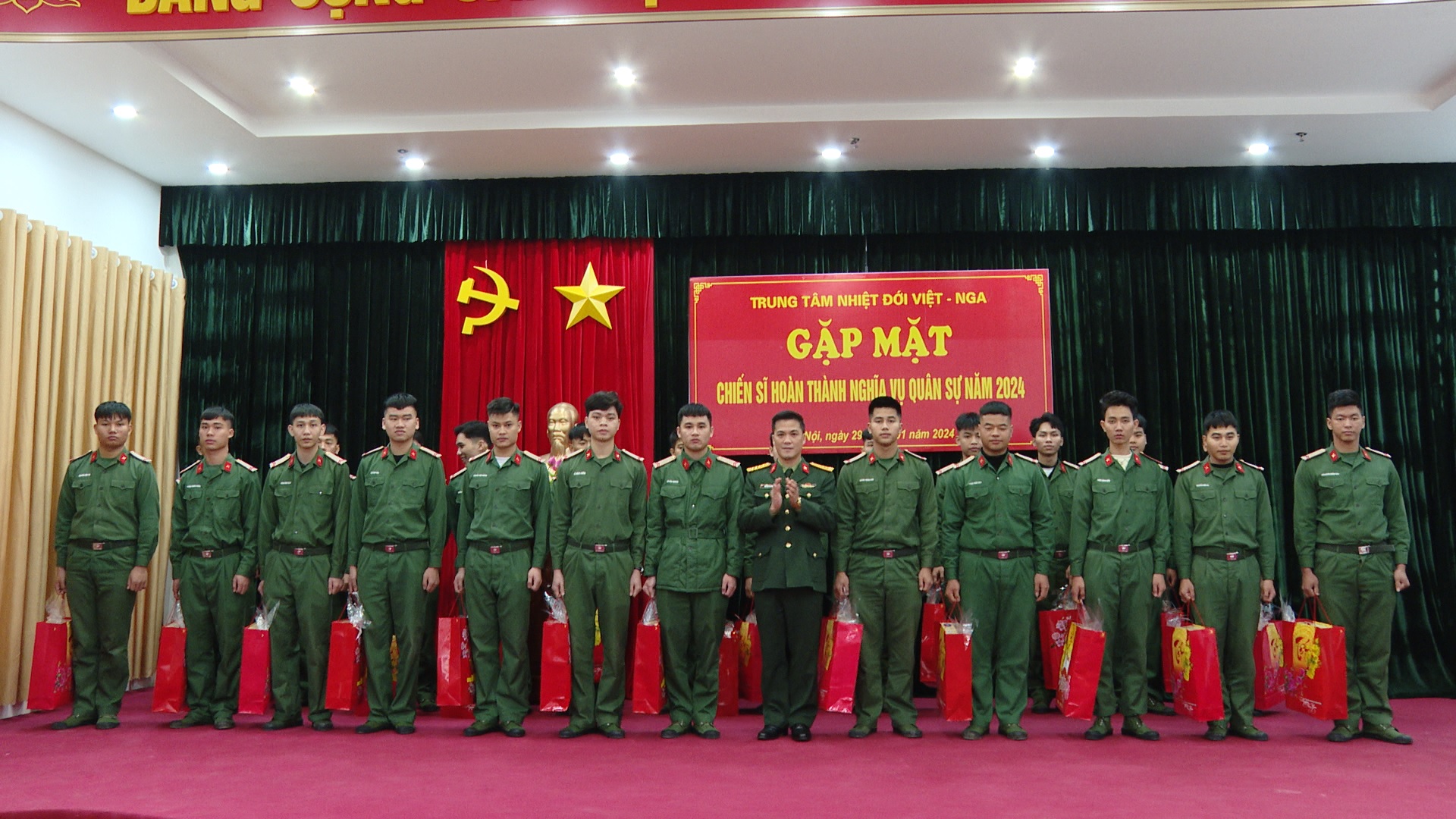 Trung tâm Nhiệt đới Việt - Nga tổ chức gặp mặt chia tay chiến sĩ xuất ngũ năm 2024