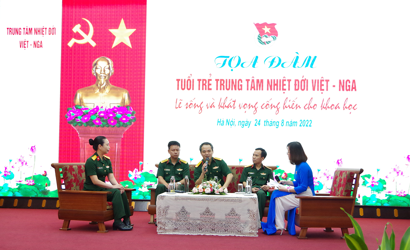 Tọa đàm "Tuổi trẻ Trung tâm Nhiệt đới Việt - Nga: Lẽ sống và khát vọng cống hiến cho khoa học"