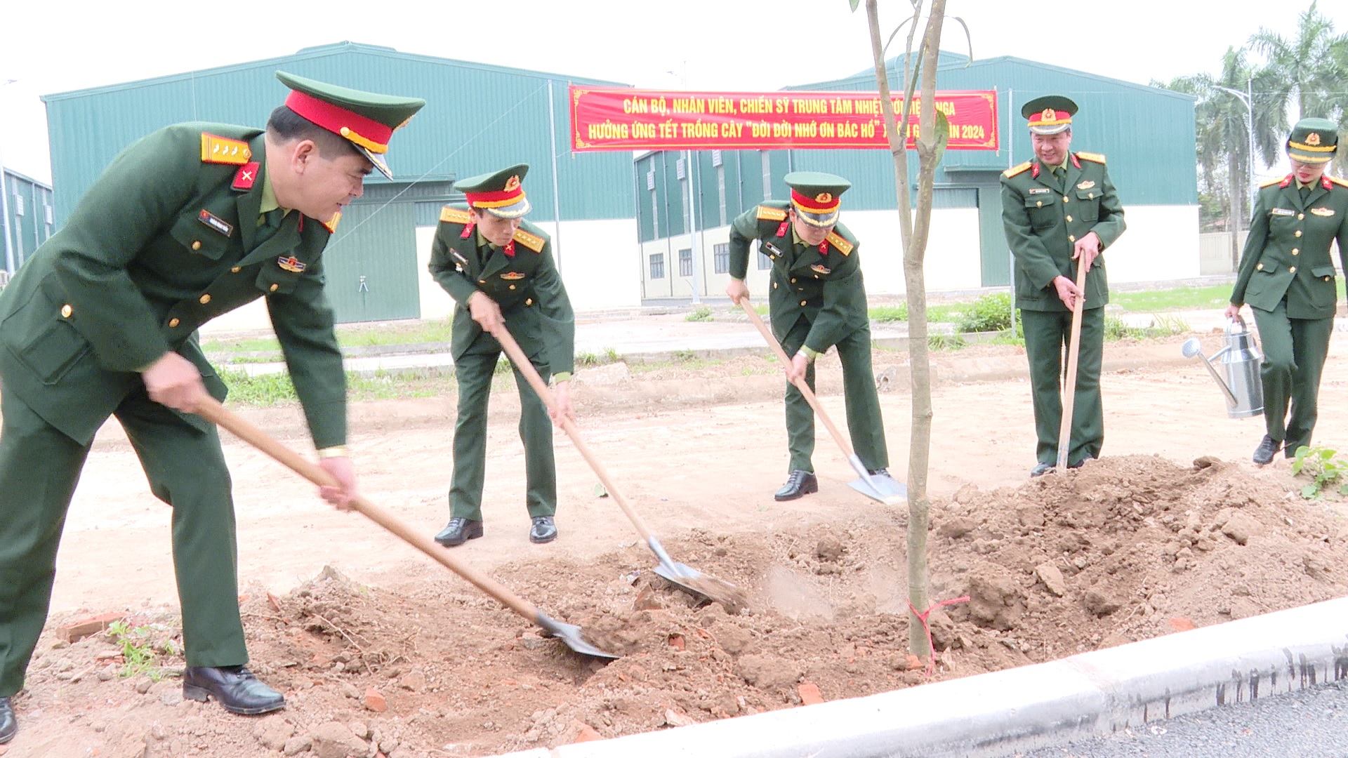 Trung tâm Nhiệt đới Việt - Nga phát động “Tết trồng cây đời đời nhớ ơn Bác Hồ” năm 2024