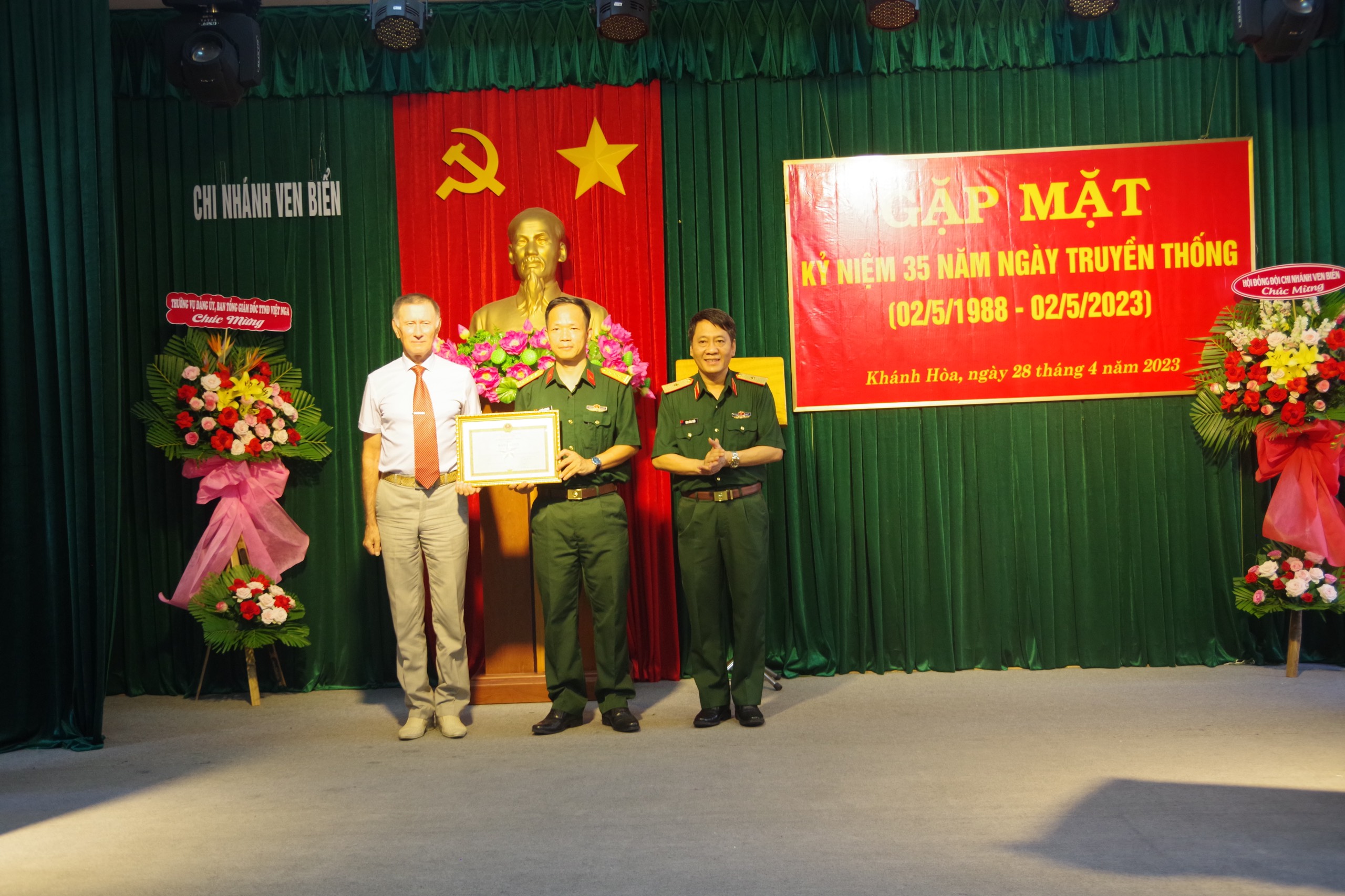 Chi nhánh Ven biển Trung tâm Nhiệt đới Việt - Nga tổ chức gặp mặt nhân dịp kỷ niệm 35 năm Ngày Truyền thống (02/5/1988 - 02/5/2023)