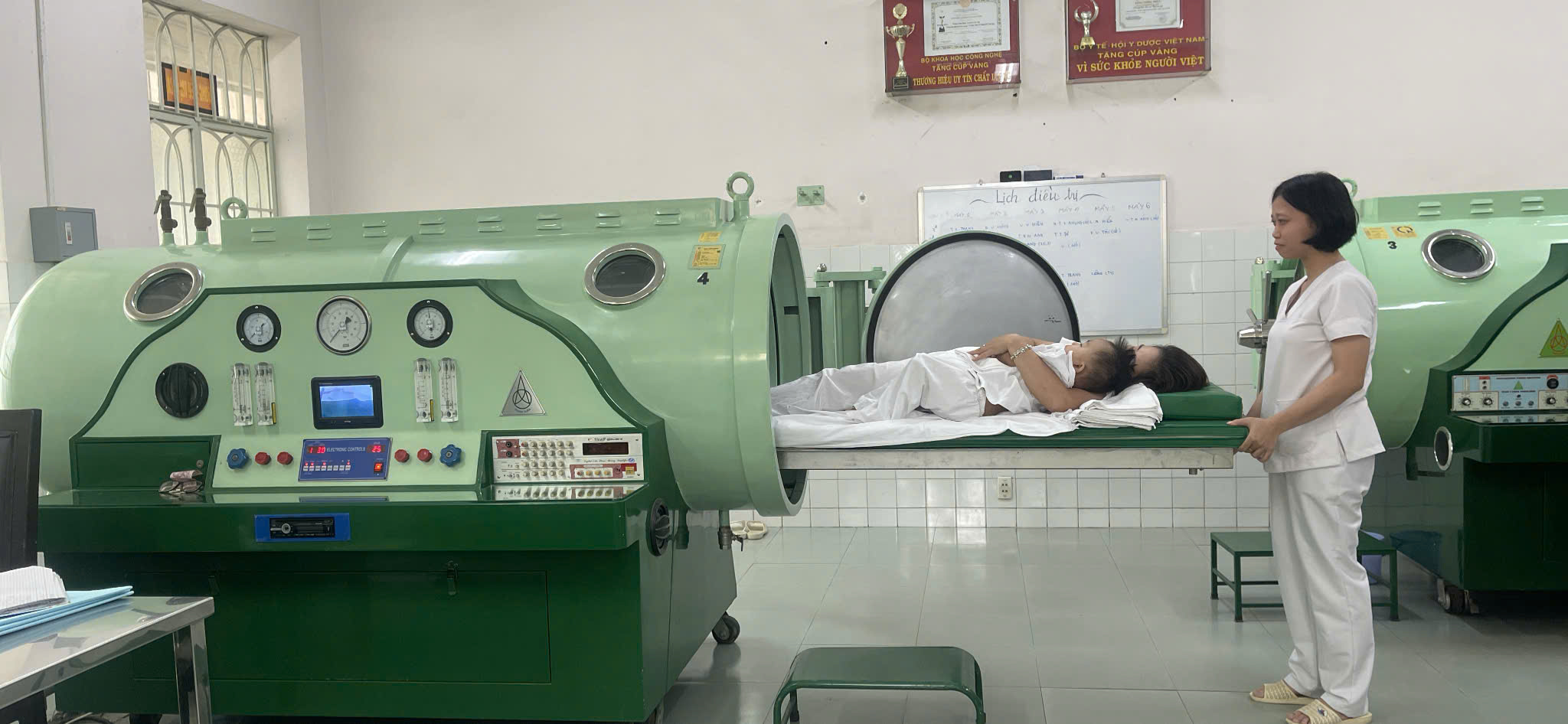 Hiệu quả của liệu pháp oxy cao áp trong hỗ trợ điều trị rối loạn phổ tự kỷ