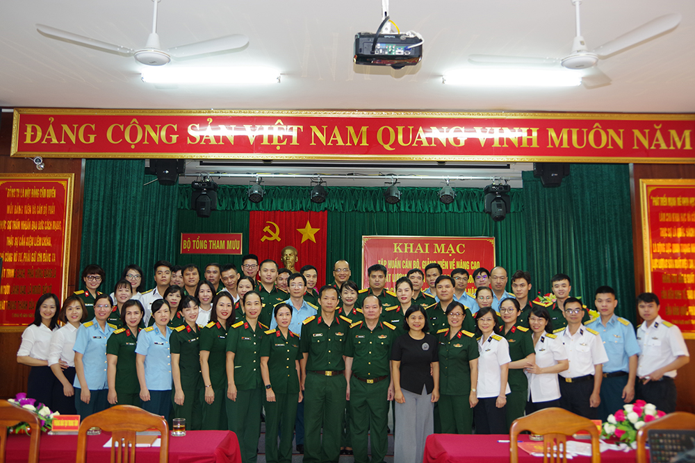 Trung tâm Nhiệt đới Việt - Nga: tham gia tập huấn cán bộ, giảng viên về nâng cao chất lượng dạy và học ngoại ngữ trong hệ thống các học viện, trường Quân đội năm 2022