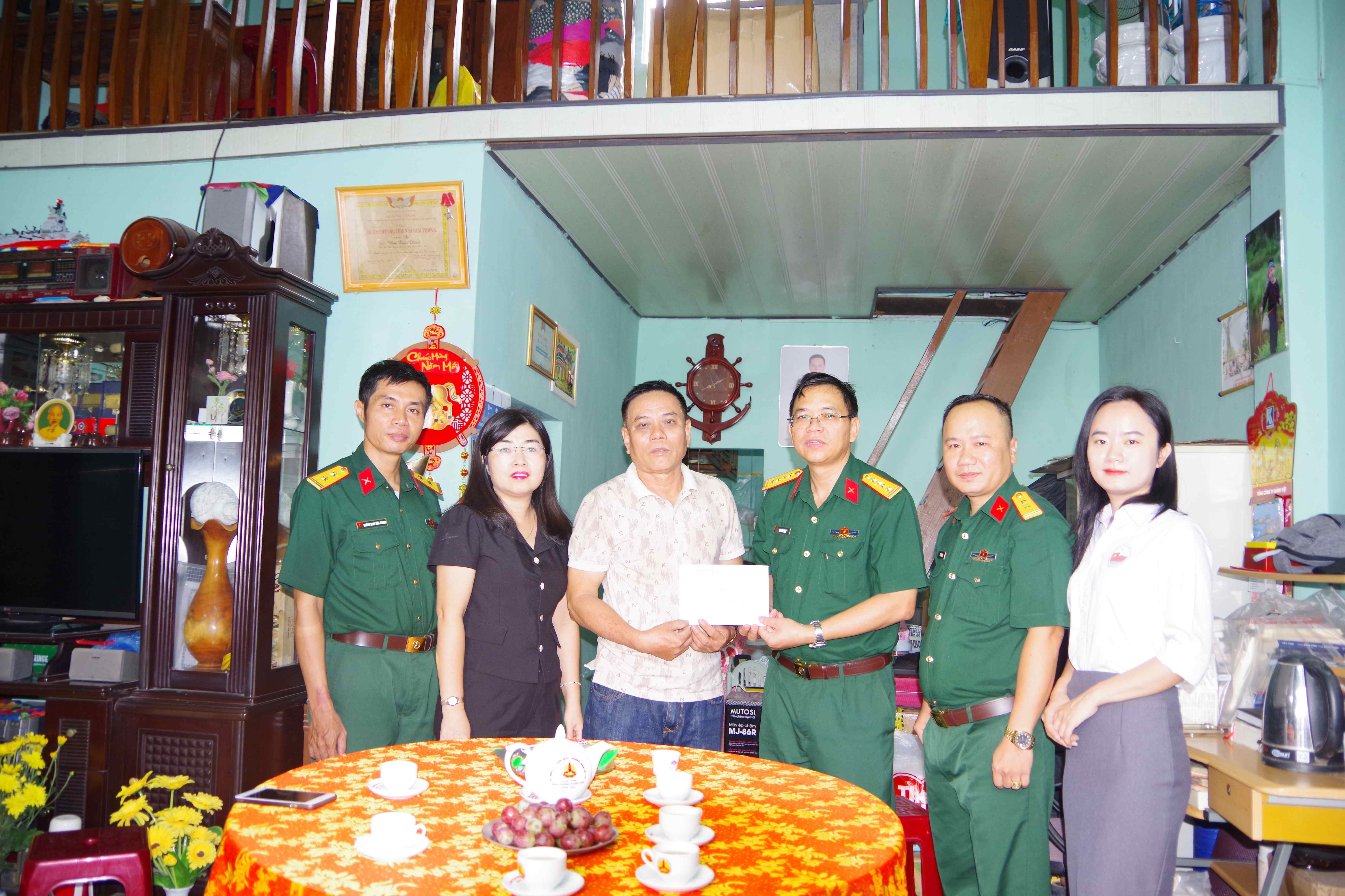 Chi nhánh Ven biển trao kinh phí hỗ trợ xây dựng Nhà tình nghĩa tại Khánh Hòa