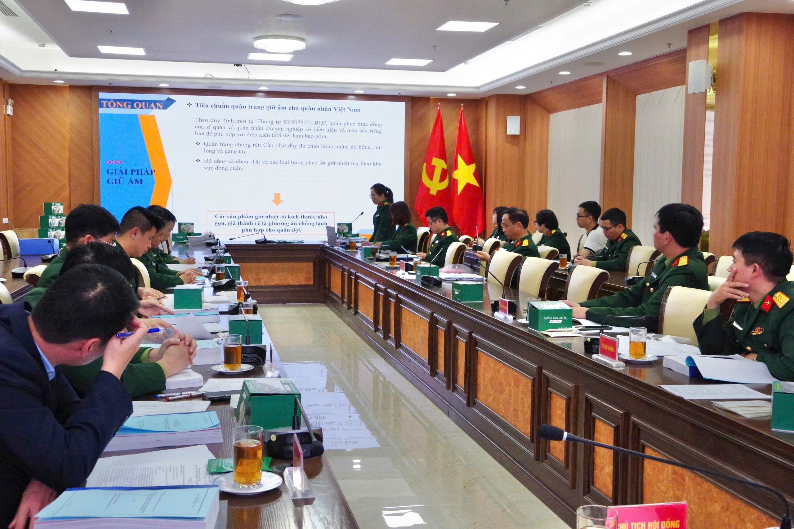 Nghiệm thu đề tài nghiên cứu chế tạo miếng dán giữ ấm cho bộ đội