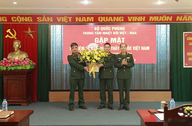 Trung tâm Nhiệt đới Việt - Nga gặp mặt nhân kỷ niệm 69 năm Ngày Thầy thuốc Việt Nam