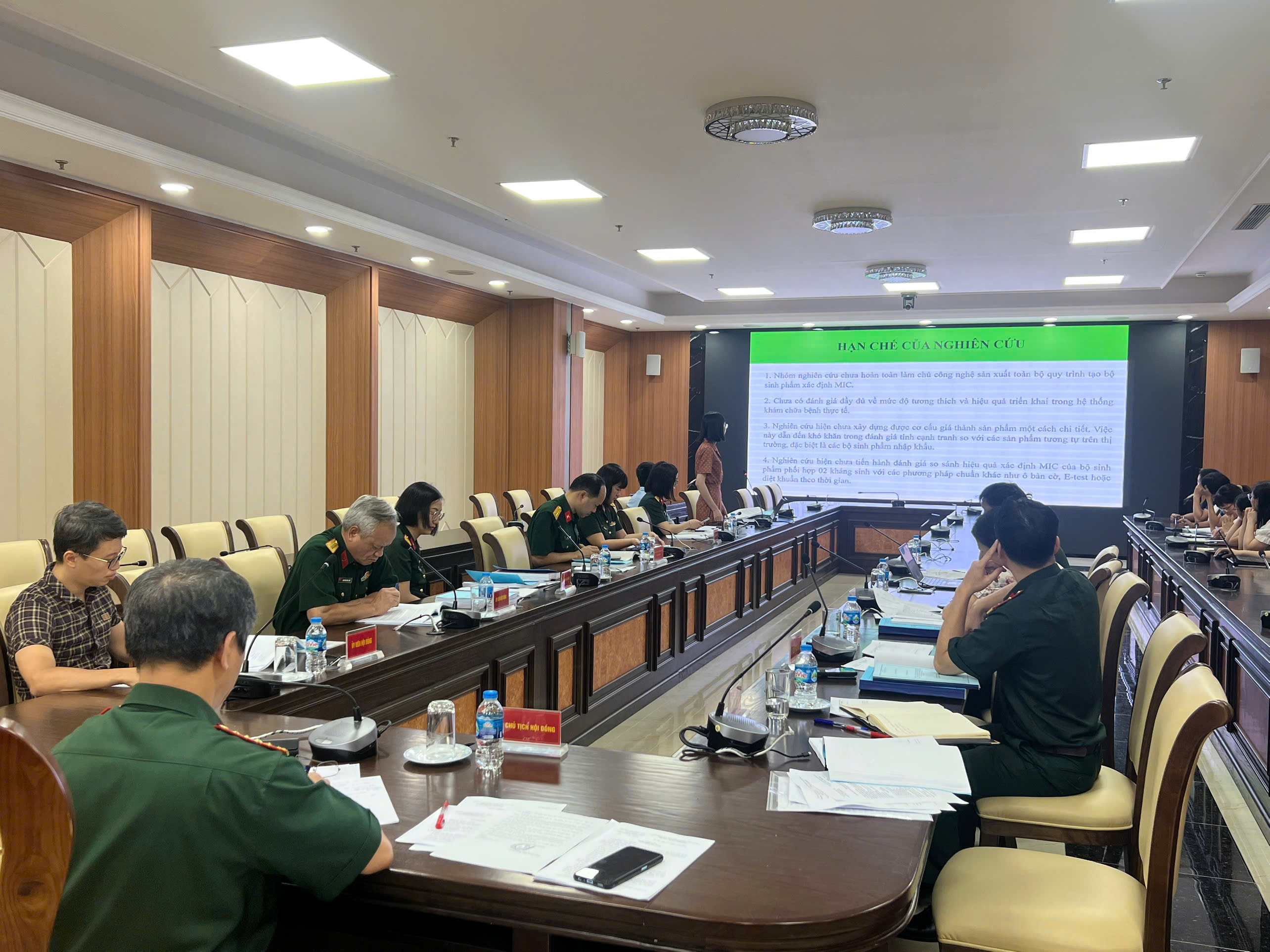 Nghiệm thu đề tài nghiên cứu quy trình tạo bộ sinh phẩm xác định nồng độ ức chế tối thiểu của kháng sinh đơn lẻ và của phối hợp kháng sinh trên một số vi khuẩn gây nhiễm khuẩn bệnh viện
