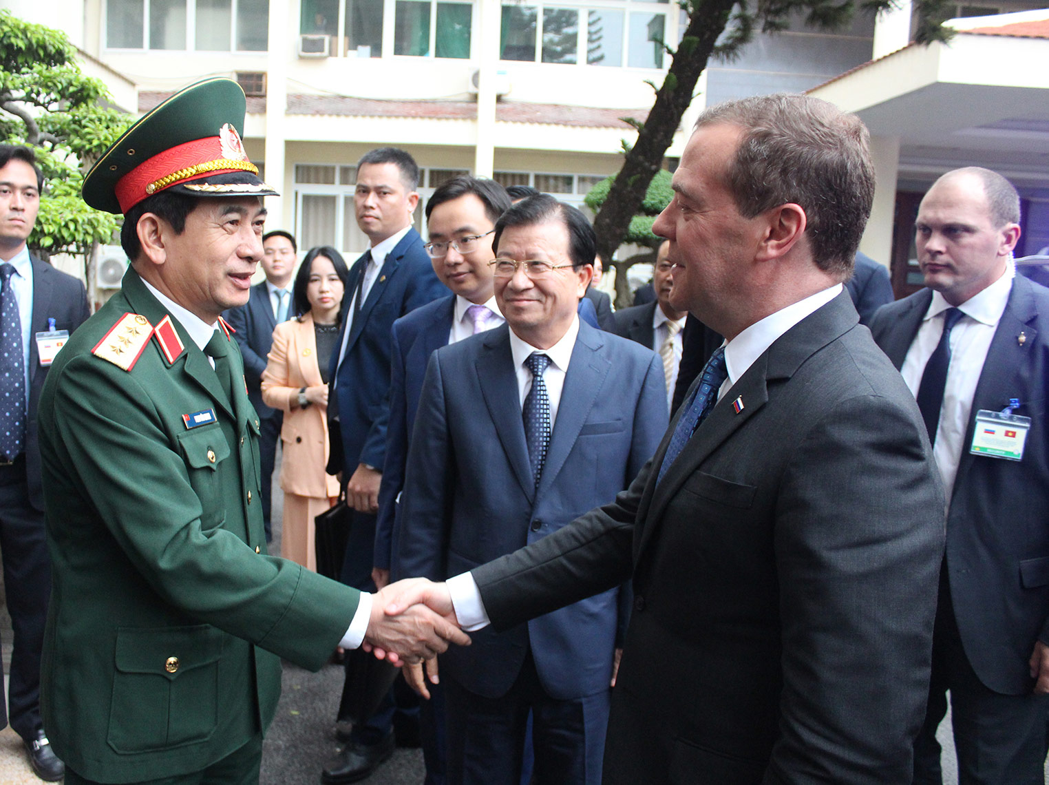 Thượng tướng Phan Văn Giang- Tổng tham mưu trưởng QĐND Việt Nam đón Thủ tướng  D.A Medvedev 