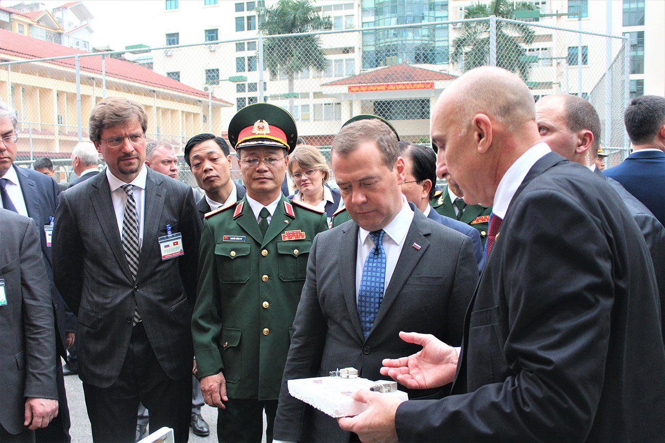 Thủ tướng LB Nga thăm Trung tâm Nhiệt đới Việt-Nga