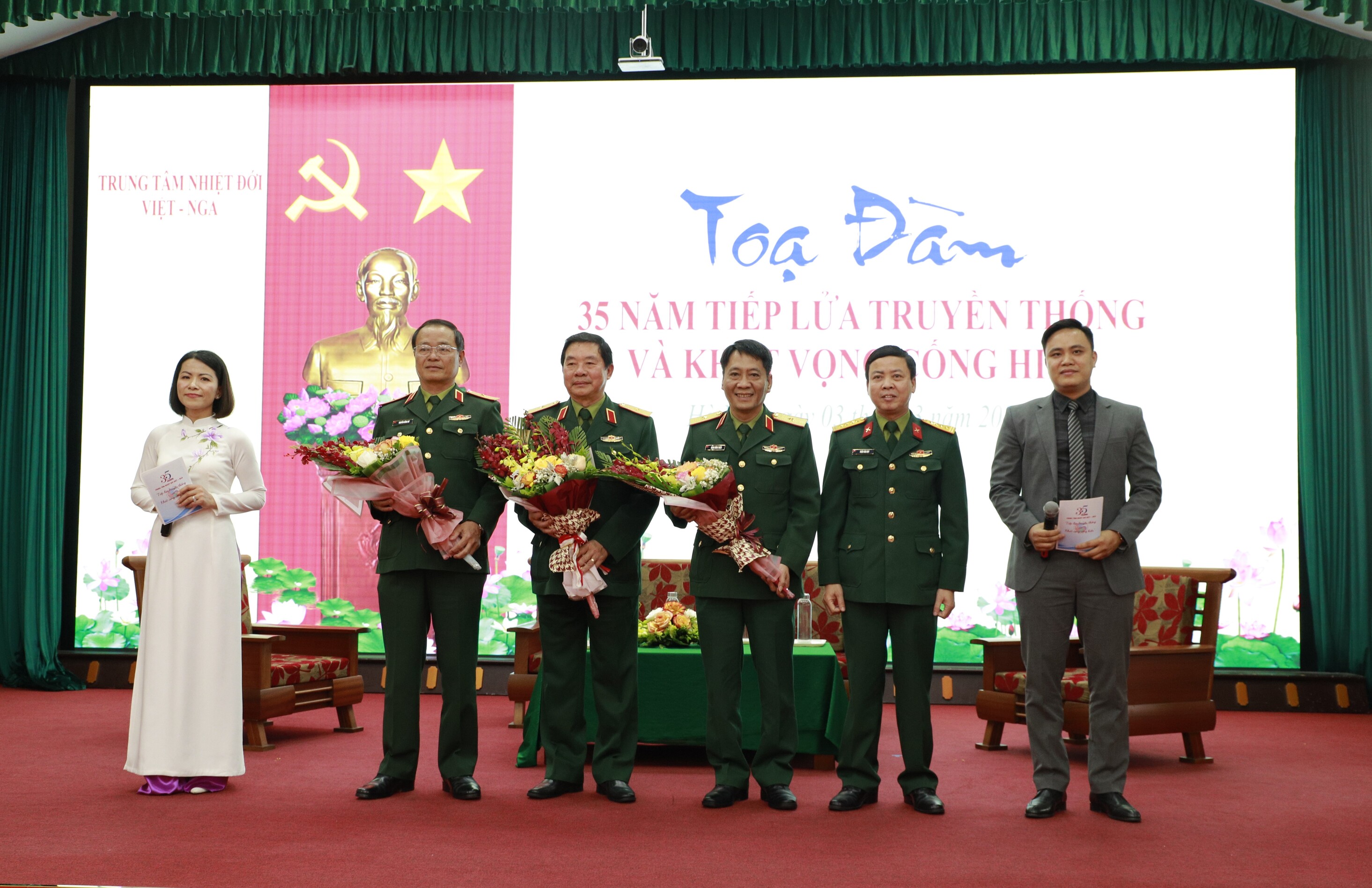 Tọa đàm, gặp mặt truyền thống nhân kỷ niệm 35 năm Ngày thành lập Trung tâm Nhiệt đới Việt - Nga (07/3/1988 - 07/3/2023)
