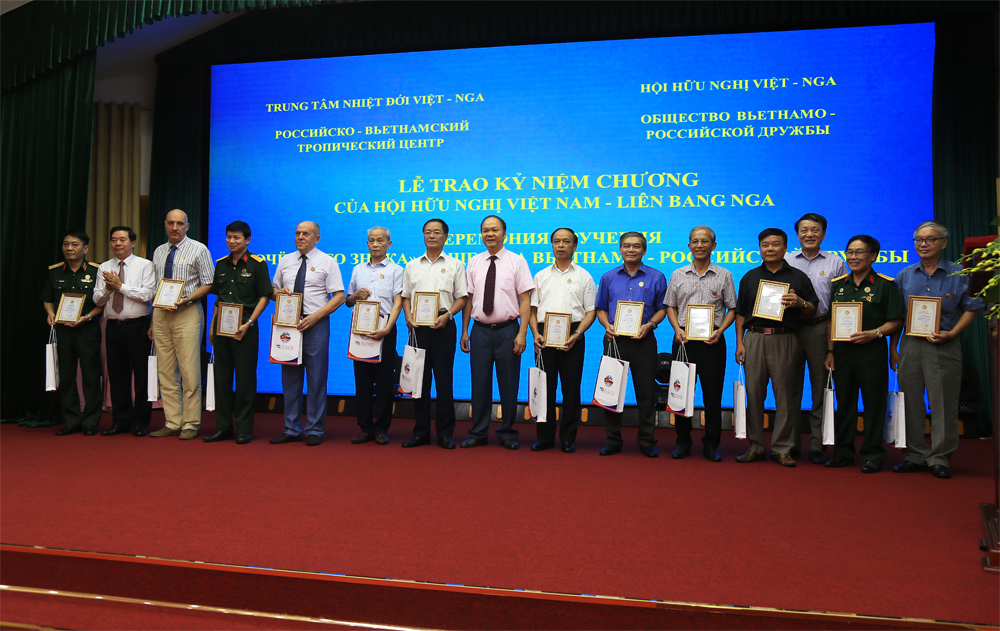 Lễ trao Kỷ niệm chương Hội Hữu nghị Việt Nam – Liên bang Nga