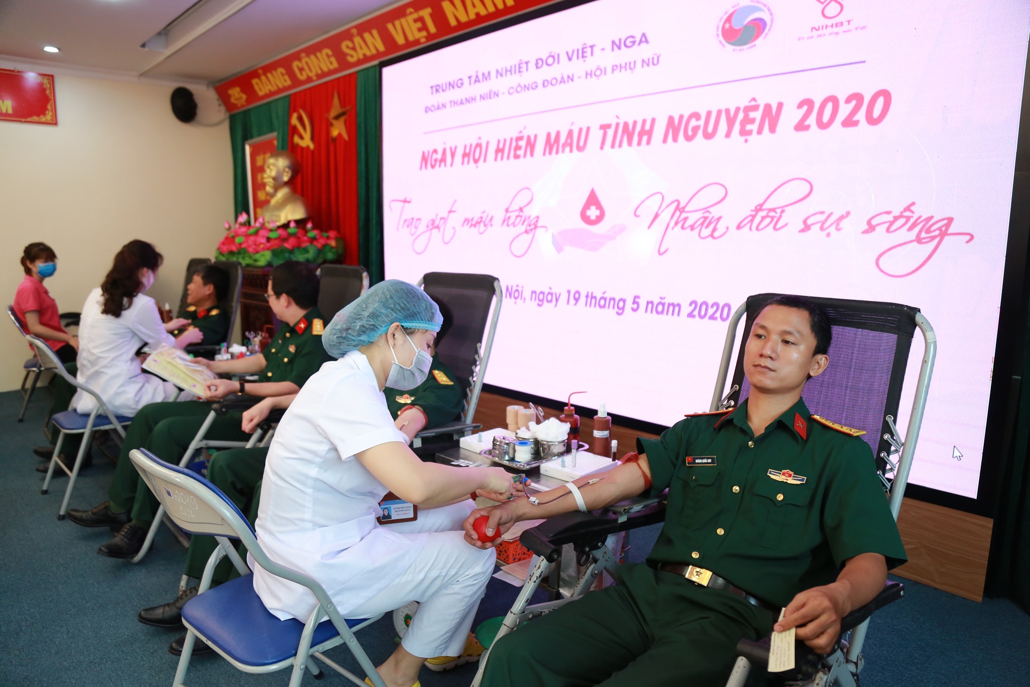 Trung tâm Nhiệt đới Việt-Nga tổ chức hiến máu tình nguyện