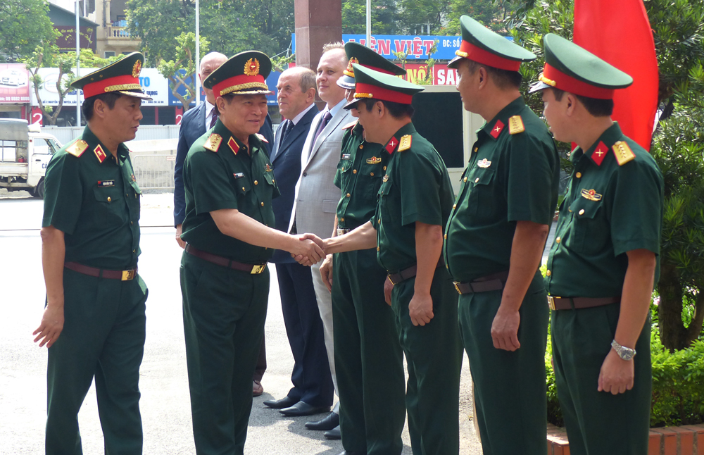 Đại tướng Ngô Xuân Lịch thăm và làm việc với Trung tâm Nhiệt đới Việt – Nga