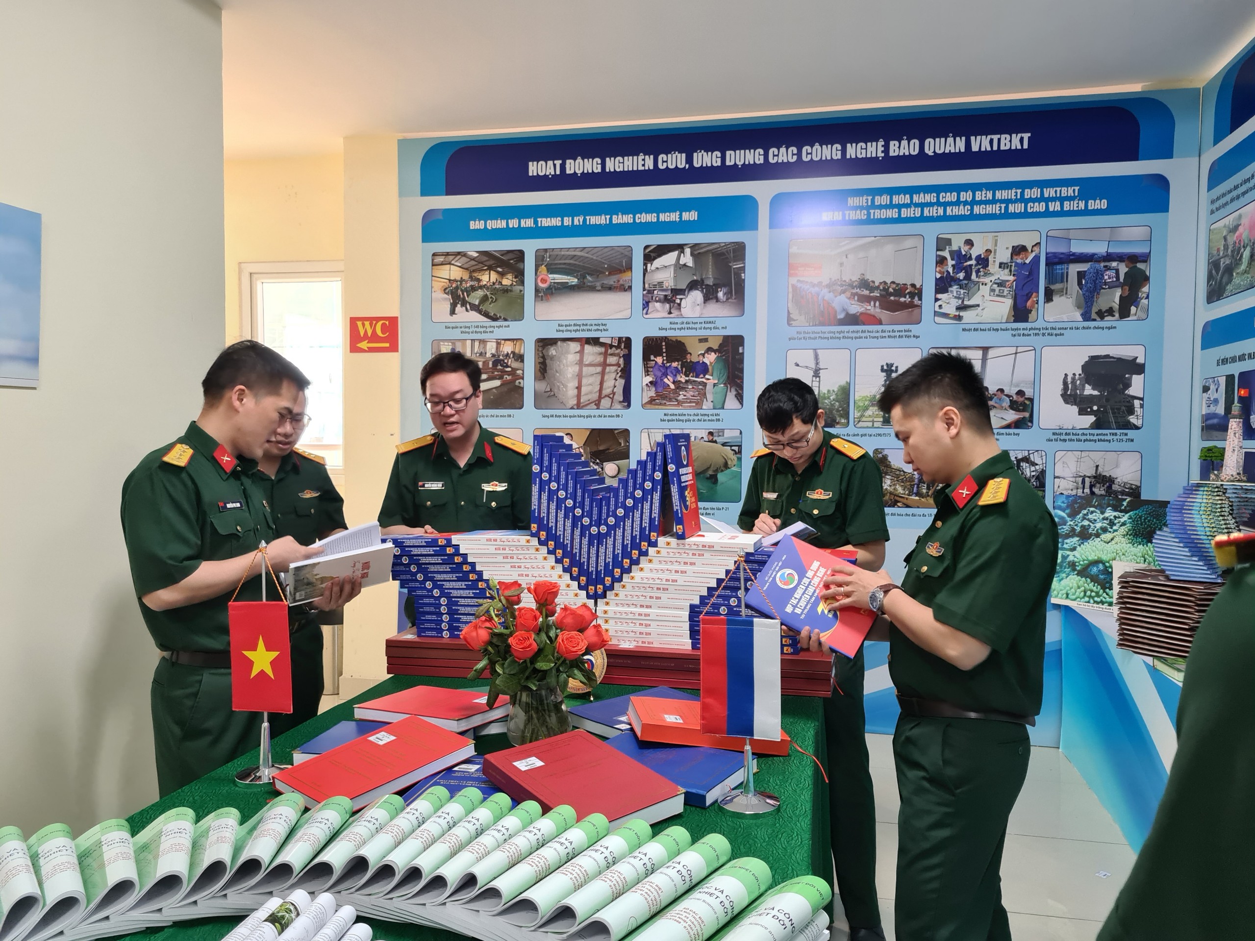 Trung tâm Nhiệt đới Việt - Nga tổ chức Hội nghị Thông tin khoa học chuyên đề hưởng ứng Ngày Sách và Văn hóa đọc lần thứ 2 năm 2023