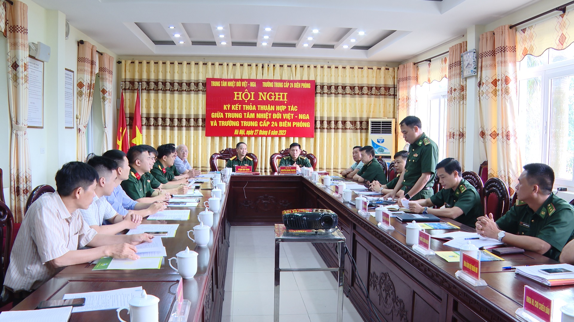 Trung tâm Nhiệt đới Việt - Nga và Trường Trung cấp 24 Biên phòng ký kết biên bản ghi nhớ hợp tác
