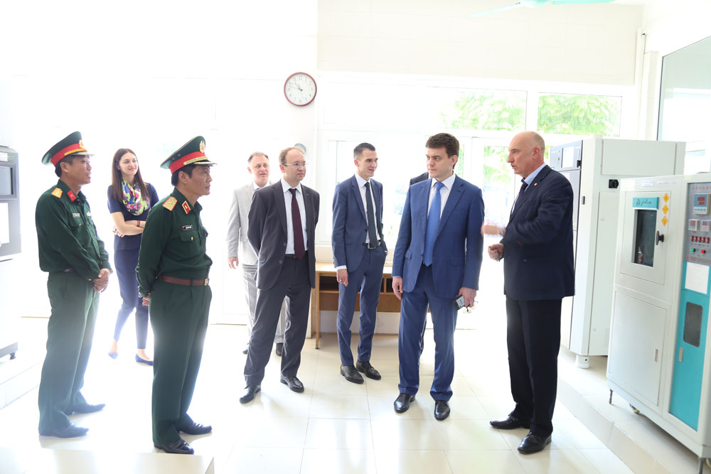 Minister of Science and Higher Education of the Russian Federation visit Vietnam - Russia Tropical Center 